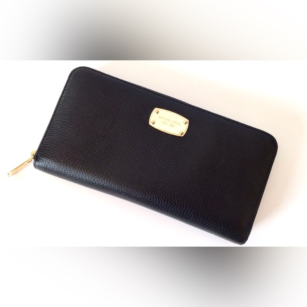 Michael Kors Large Leather Black Wallet - Picture 4 of 9